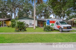 1274 Sunapee Ave N in Jacksonville, FL - Building Photo