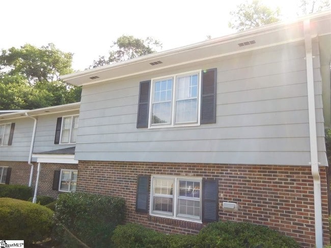 property at 31 Summercreek Dr