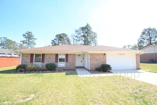 7004 Timbercroft Ln in Fayetteville, NC - Foto de edificio - Building Photo