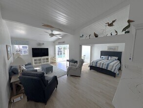 907 Gibbs Rd in Venice, FL - Building Photo - Building Photo