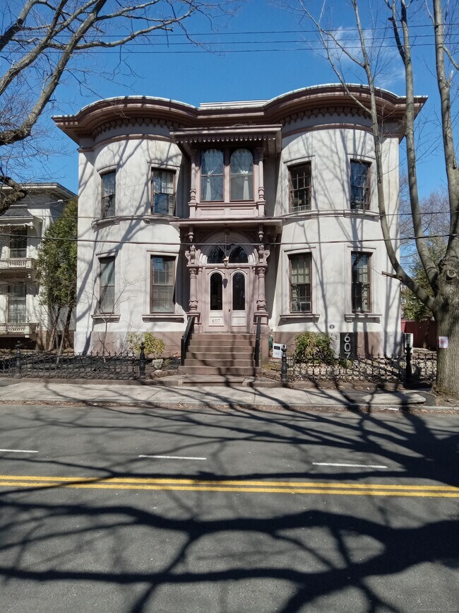 property at 607 Chapel St