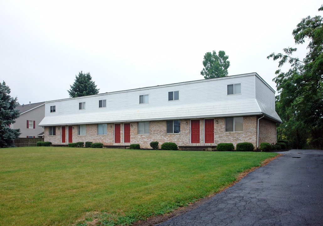 3880-3890 Timberview St NW in North Canton, OH - Foto de edificio