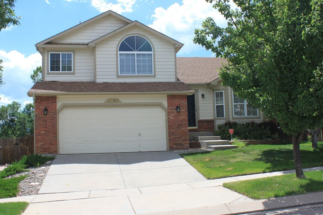 8236 Radcliff Dr in Colorado Springs, CO - Building Photo