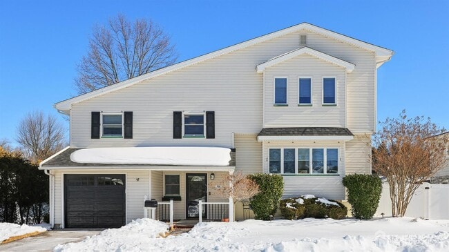 70 Connor Ave in Metuchen, NJ - Building Photo - Building Photo