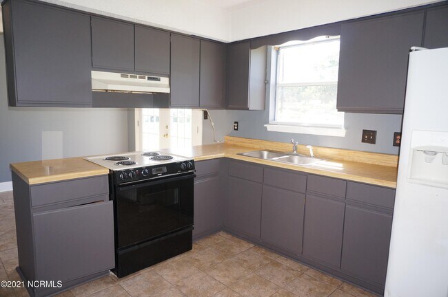 439 Hunting Green Dr photo'