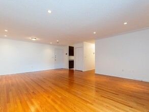935 Washington St in Newton, MA - Foto de edificio - Building Photo