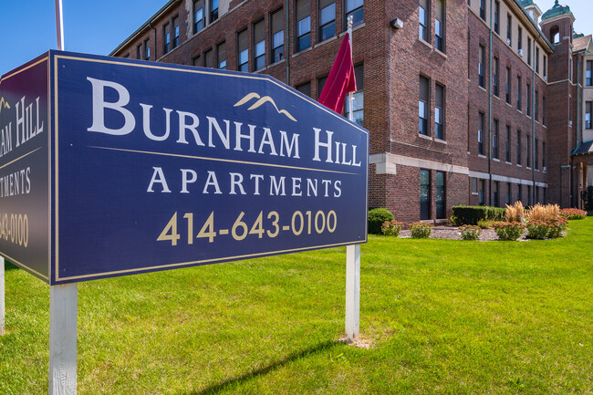 Burnham Hill Apartments in Milwaukee, WI - Foto de edificio - Building Photo