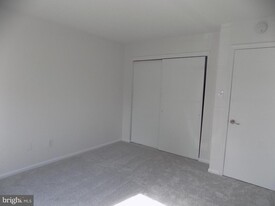 106 Bancroft Rd in Lansdale, PA - Building Photo