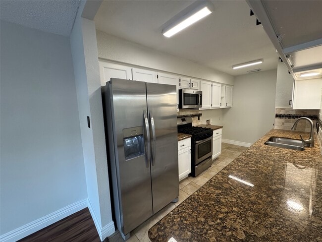 6512 Kentwick Dr in Houston, TX - Building Photo - Building Photo