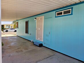 651 Santa Clara Cir in Hemet, CA - Building Photo - Building Photo