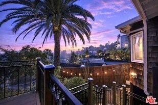 2431 N Gower St in Los Angeles, CA - Building Photo