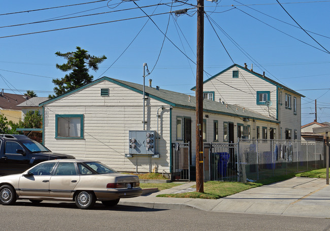 127-135 E A St in Port Hueneme, CA - Building Photo - Building Photo