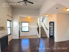 5743 Witkin St SE in Albuquerque, NM - Foto de edificio - Building Photo