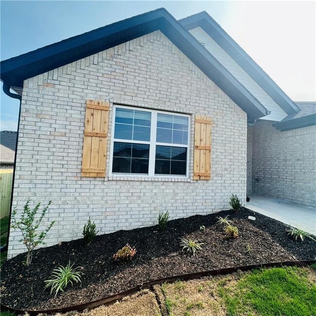 5903 SW Peaceful Ave in Bentonville, AR - Building Photo - Building Photo