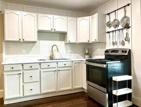 400 Broadway St, Unit 400B in Greendale, IN - Foto de edificio - Building Photo