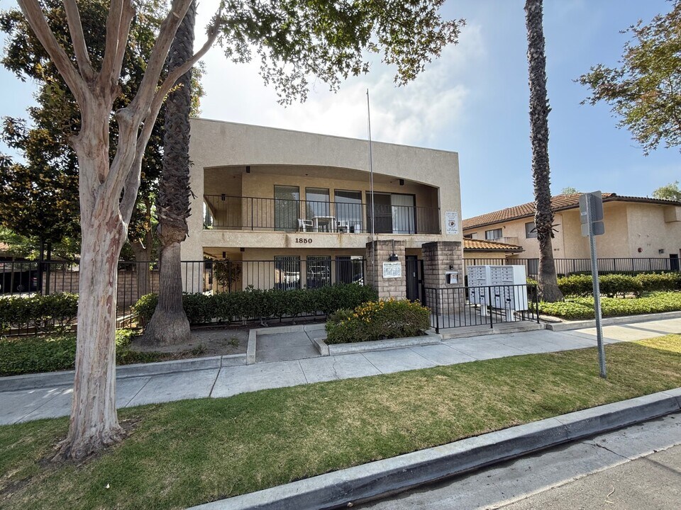 1850 Williams St in Simi Valley, CA - Building Photo