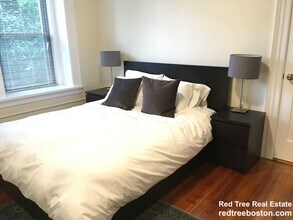 1471 Beacon St, Unit 4 in Brookline, MA - Building Photo - Building Photo