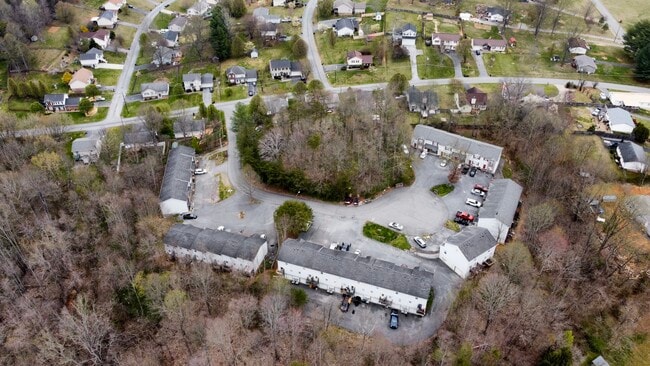 Ridgeview Townhomes in Bluff City, TN - Foto de edificio - Building Photo