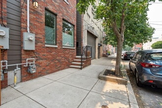 2318 E Susquehanna Ave in Philadelphia, PA - Building Photo - Building Photo