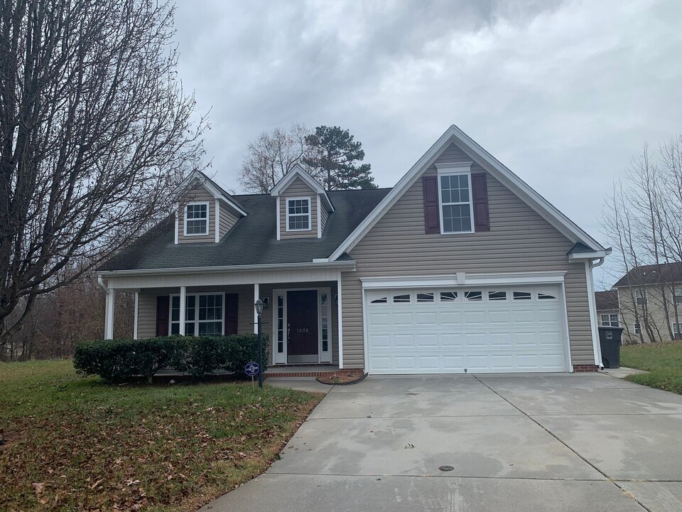 1408 Prestwood Ct in Greensboro, NC - Building Photo