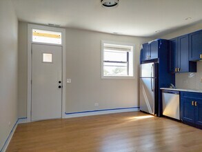 2020 W Montrose Ave, Unit 3D in Chicago, IL - Building Photo - Building Photo