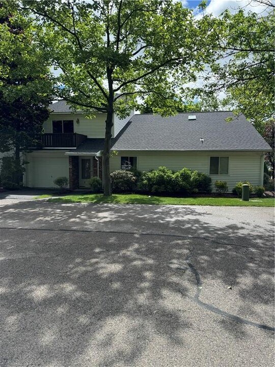 897 Halifax Dr in Warwick, RI - Building Photo