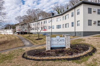 The Flats at Jackson Square -Studio, 1, & 2-Bedroom Flats and Lofts in Oak Ridge, TN in Oak Ridge, TN - Building Photo - Building Photo
