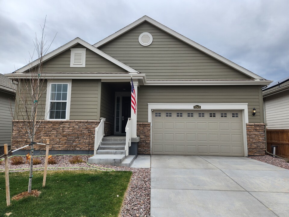 8343 S Cody Way in Littleton, CO - Building Photo