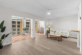 304 Golfview Rd, Unit 4050 in North Palm Beach, FL - Building Photo - Building Photo