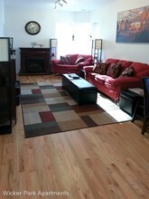 2343 W Hirsch St in Chicago, IL - Building Photo - Building Photo