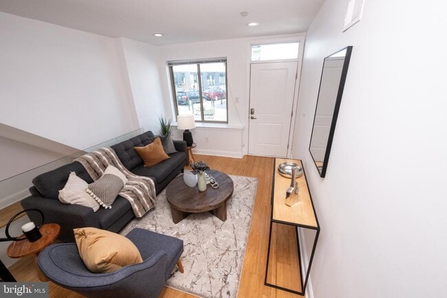 2102 Berges St in Philadelphia, PA - Building Photo - Building Photo