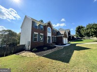 1445 Montcliff Dr in Cumming, GA - Foto de edificio - Building Photo