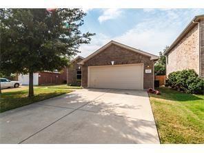 2207 Terrell Dr in Grand Prairie, TX - Foto de edificio
