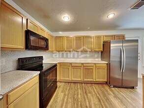 2207 Shady Pine Dr in Conroe, TX - Building Photo - Building Photo