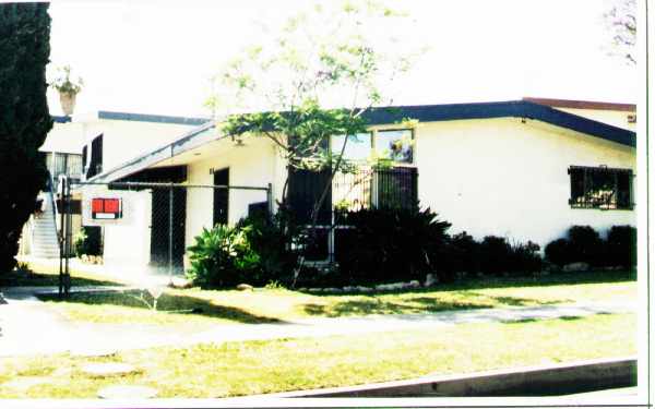 10227 Crenshaw Blvd in Inglewood, CA - Building Photo