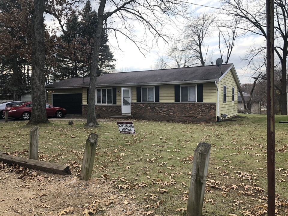 1312 Sutherland Ave in Kalamazoo, MI - Foto de edificio