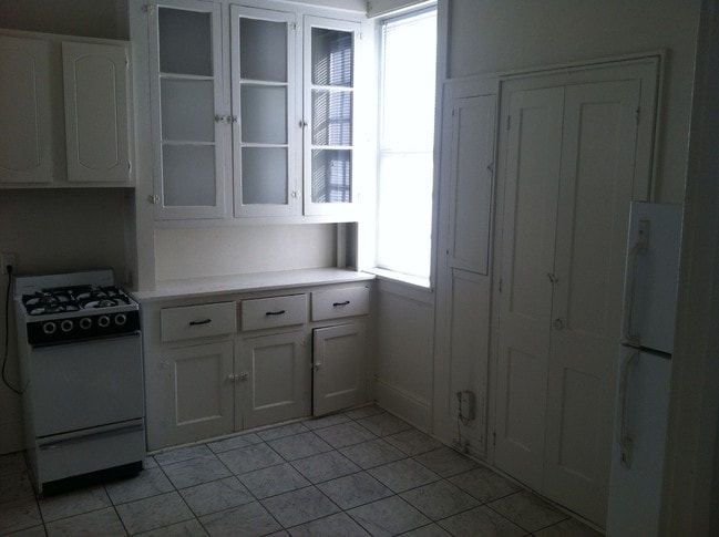 792 Kinderkamack Rd, Unit 1 in River Edge, NJ - Building Photo - Building Photo