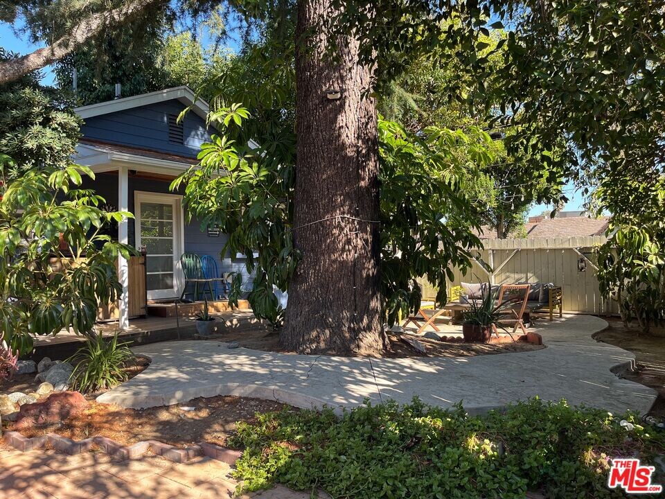 4796 Topanga Canyon Blvd in Los Angeles, CA - Foto de edificio