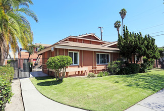 1142 N Mohican Way in Anaheim, CA - Building Photo - Building Photo