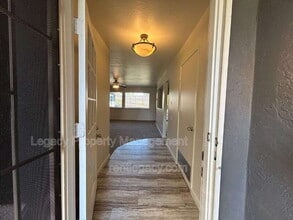 2213 N Cirby Way in Roseville, CA - Building Photo - Building Photo