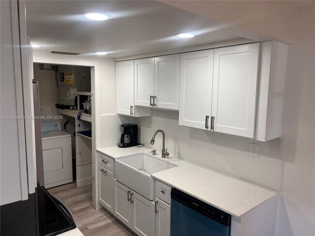 820 SW 12th Ave in Fort Lauderdale, FL - Building Photo - Building Photo