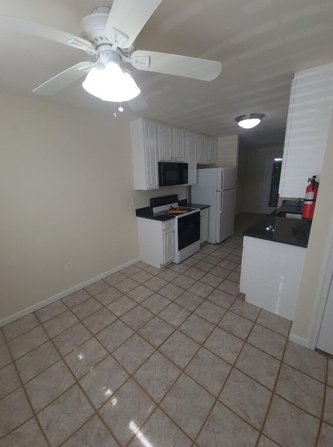 527 Upland St in Pottstown, PA - Building Photo - Building Photo