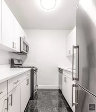 E 16 ST in New York, NY - Foto de edificio - Building Photo