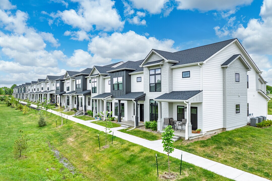 2727-2747 SW 24th Ln in Ankeny, IA - Foto de edificio
