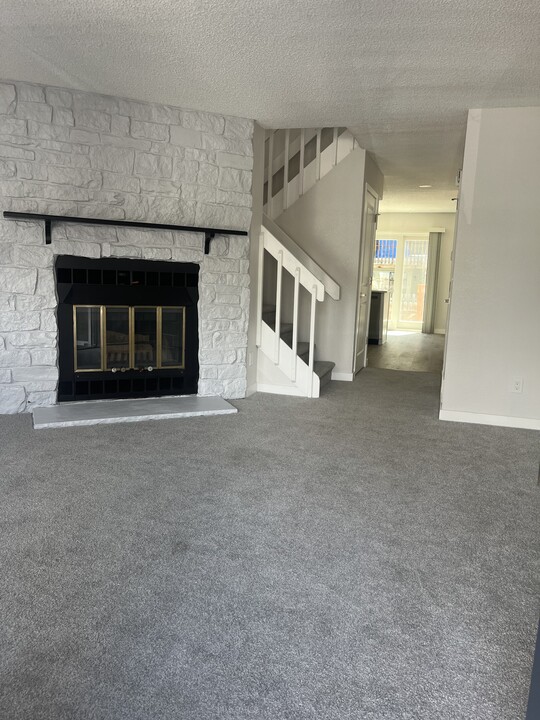 8212 S Fillmore Cir, Unit 8212 in Centennial, CO - Foto de edificio