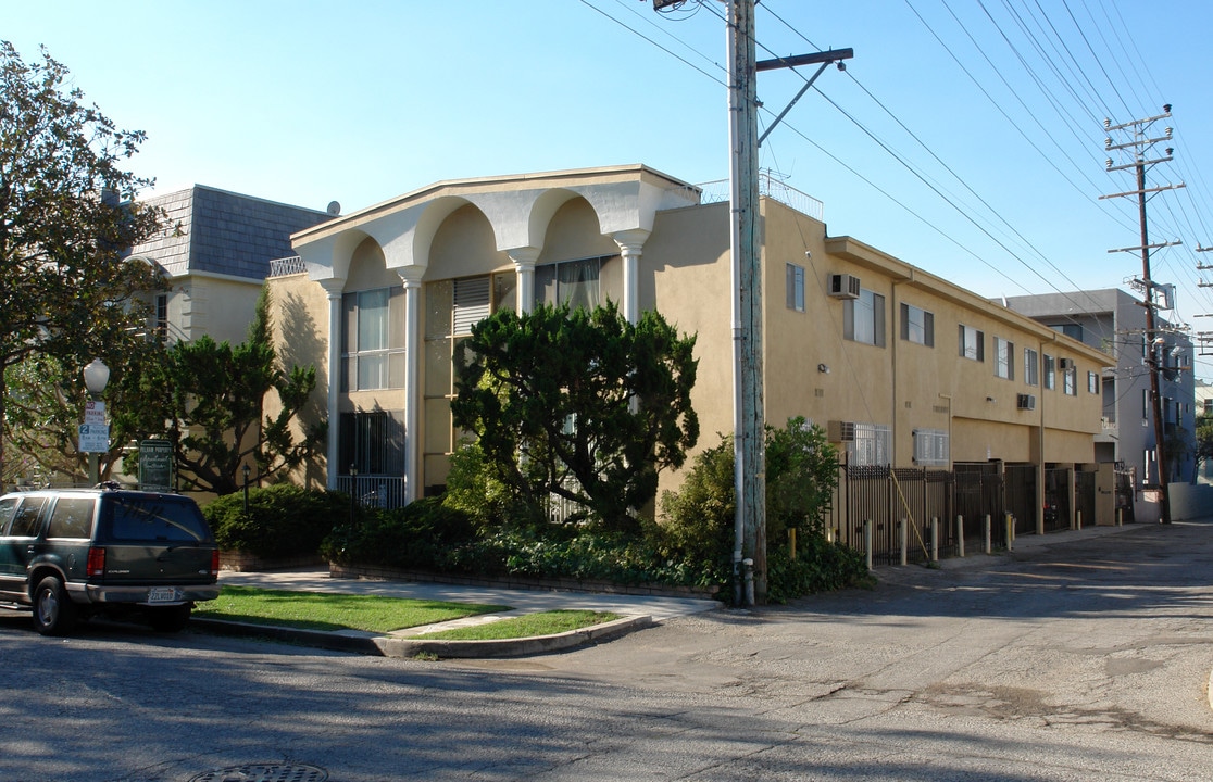 1811 Pelham Ave in Los Angeles, CA - Building Photo