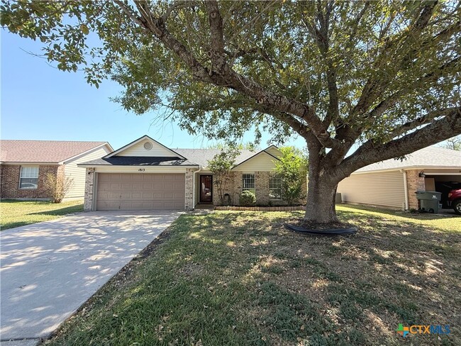 1813 Cedar Ln