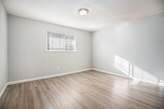 6660 W Fuqua St in Missouri City, TX - Building Photo - Building Photo