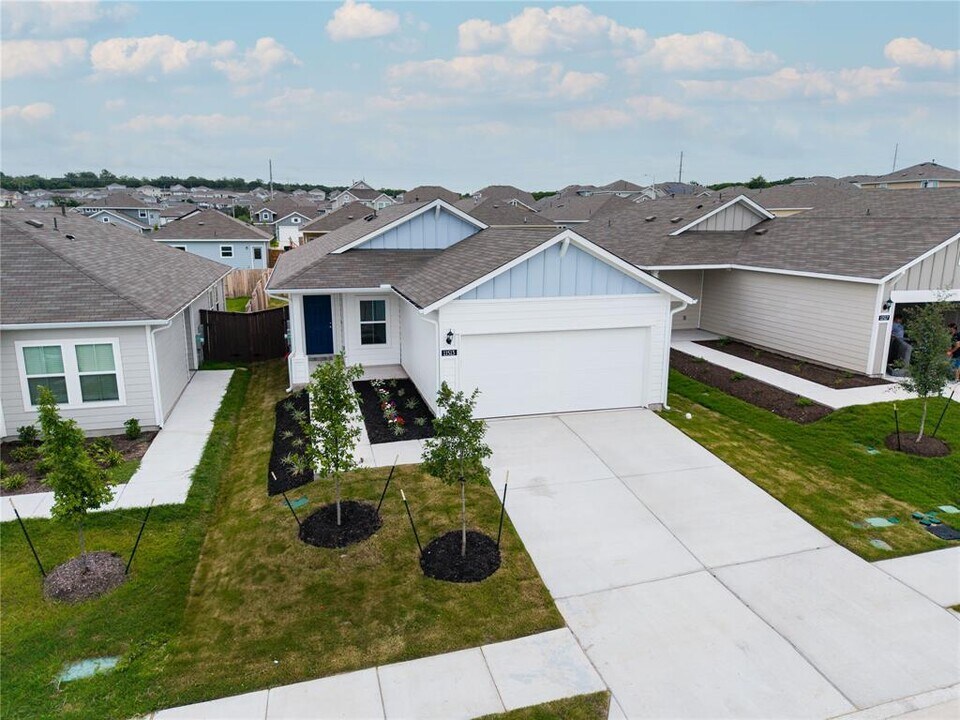 11513 Murano Dr in Austin, TX - Building Photo