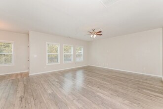 1070 Sutherland Dr in Winder, GA - Building Photo - Building Photo